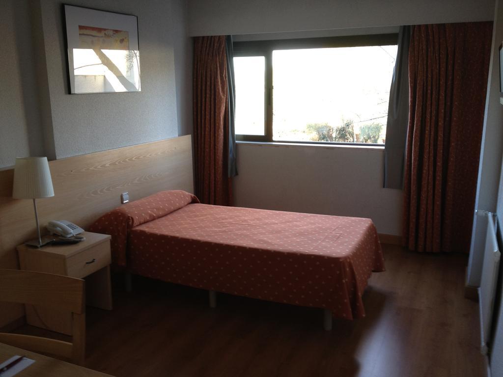Hotel Escuela Μαδρίτη Δωμάτιο φωτογραφία